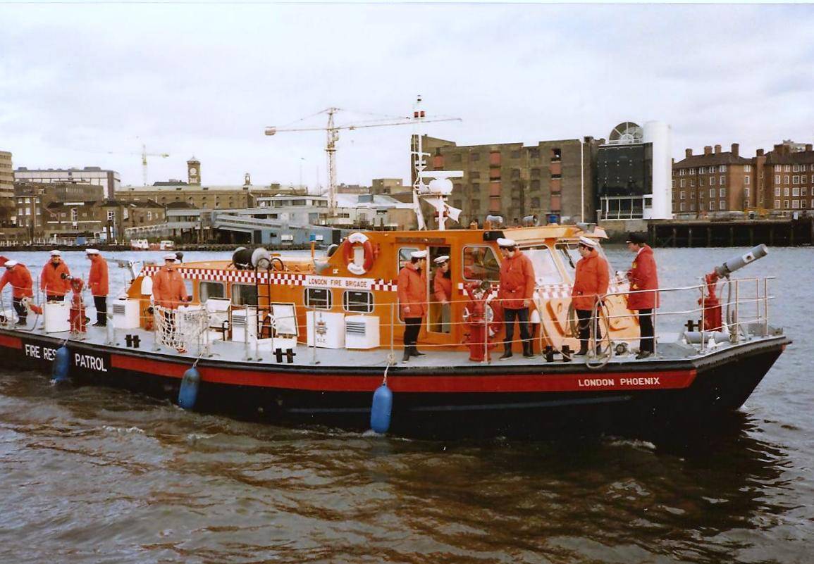 London Phoenix fireboat
